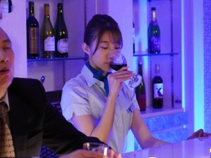 Gái tiếp viên hết thời đi làm trà xanh gợi cảm